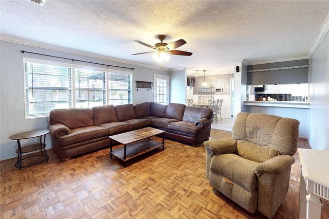 2106 S Memorial Court, Pasadena, TX 77502