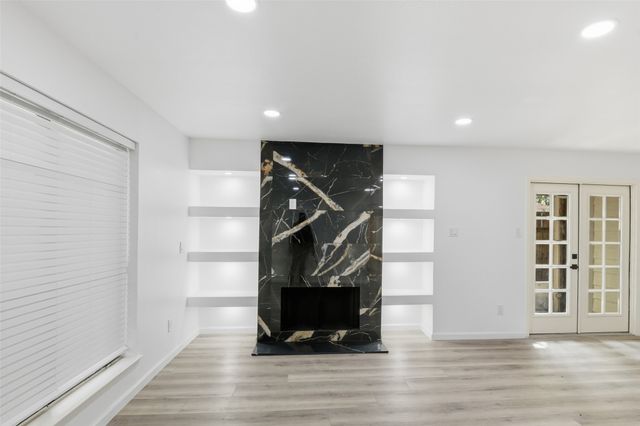 6646 E Lovers 1201, Dallas, TX 75214