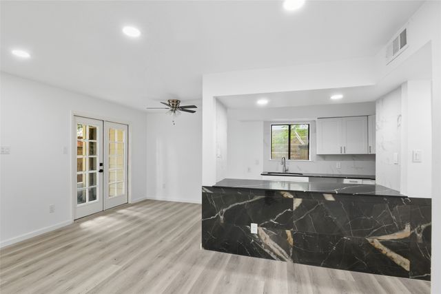 6646 E Lovers 1201, Dallas, TX 75214