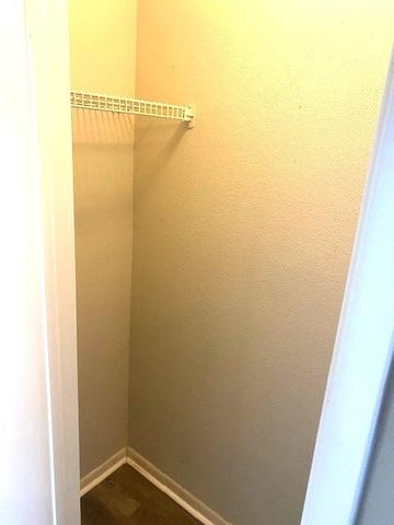 3075 Walnut Bend Lane 23, Houston, TX 77042