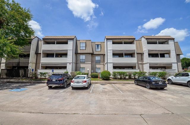 3075 Walnut Bend Lane 23, Houston, TX 77042