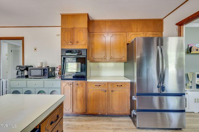 3937 Ridgeline Drive, Kingsport, TN 37664