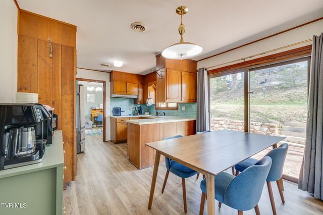 3937 Ridgeline Drive, Kingsport, TN 37664