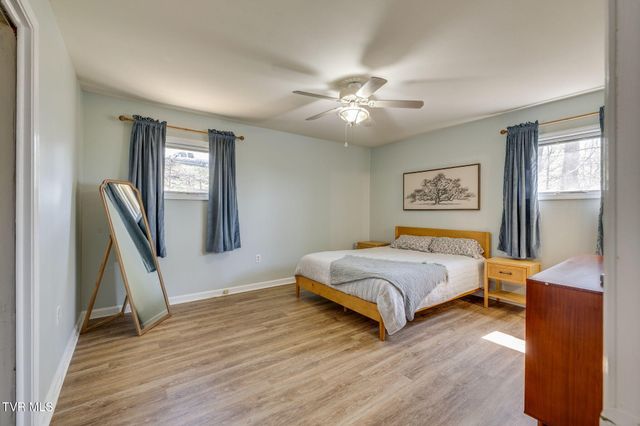 3937 Ridgeline Drive, Kingsport, TN 37664