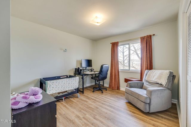 3937 Ridgeline Drive, Kingsport, TN 37664