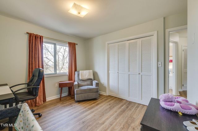 3937 Ridgeline Drive, Kingsport, TN 37664