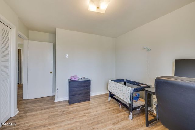 3937 Ridgeline Drive, Kingsport, TN 37664