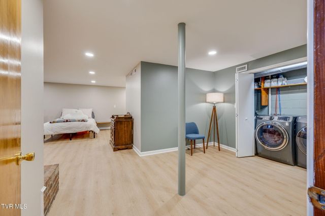 3937 Ridgeline Drive, Kingsport, TN 37664