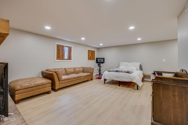 3937 Ridgeline Drive, Kingsport, TN 37664