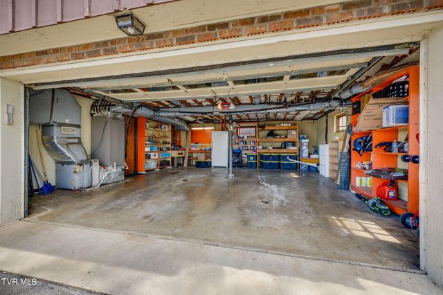 3937 Ridgeline Drive, Kingsport, TN 37664