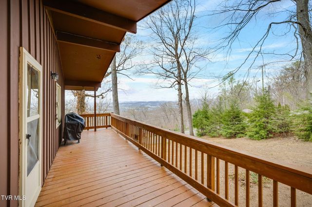 3937 Ridgeline Drive, Kingsport, TN 37664