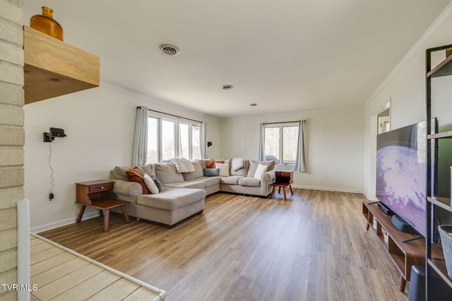 3937 Ridgeline Drive, Kingsport, TN 37664