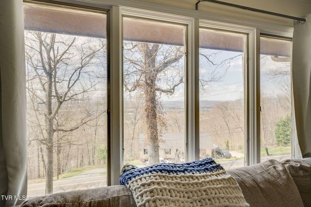 3937 Ridgeline Drive, Kingsport, TN 37664