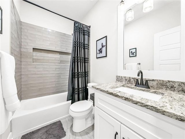 4805 NE 88th Street, Kansas City, MO 64156