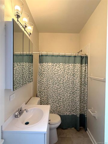 1 Trinity Place, New Rochelle, NY 10805