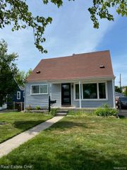 28936 Bridge Street, Garden City, MI 48135