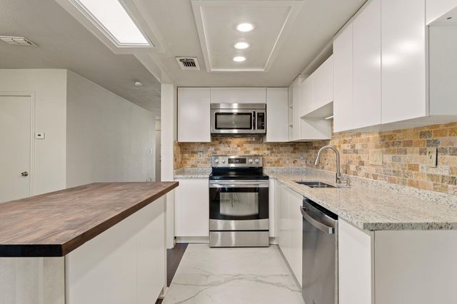 8235 Summer Side DR, Austin, TX 78759