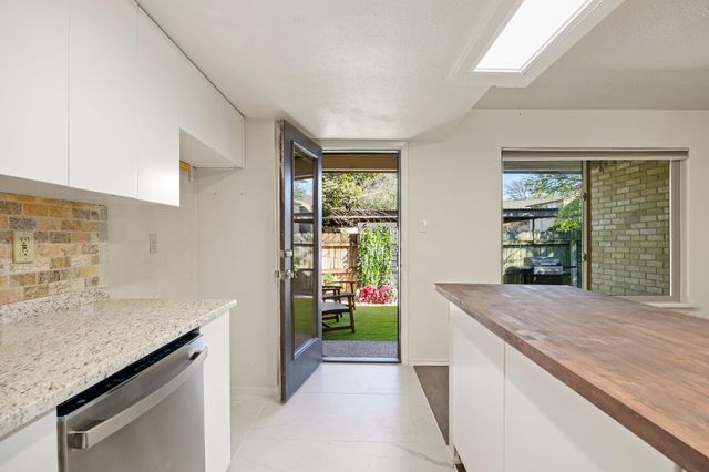 8235 Summer Side DR, Austin, TX 78759