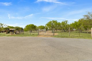 128 County Road 2672, Devine, TX 78016