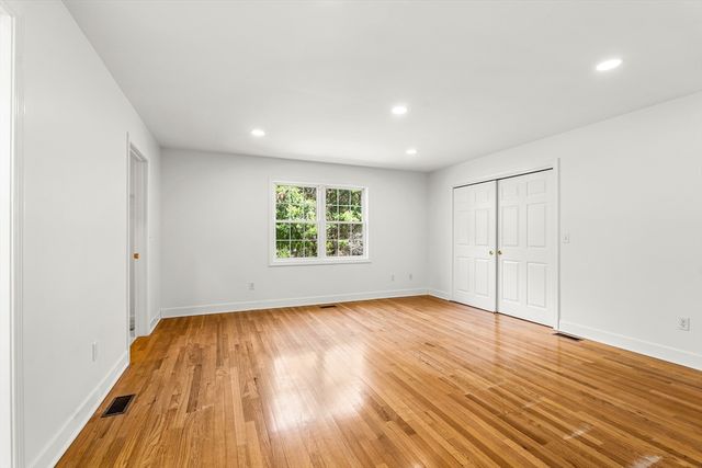 5 Marsden Ct, Seekonk, MA 02771