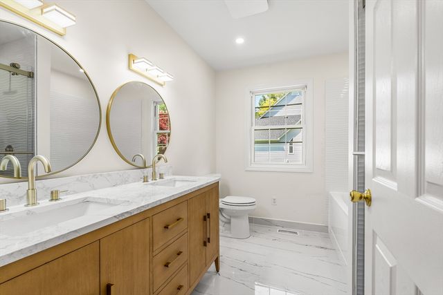 5 Marsden Ct, Seekonk, MA 02771