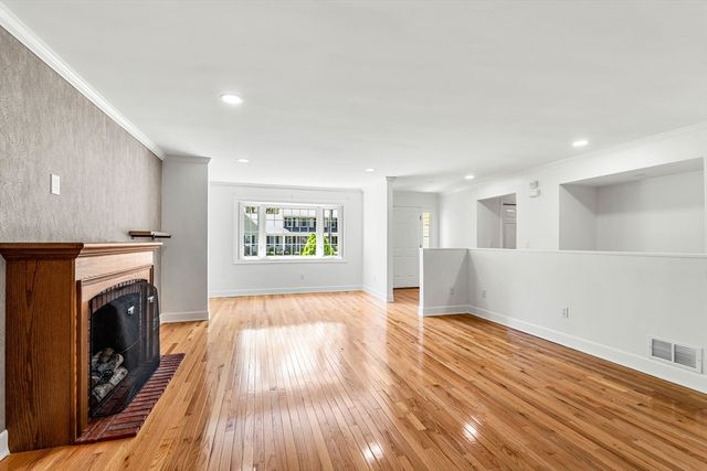5 Marsden Ct, Seekonk, MA 02771