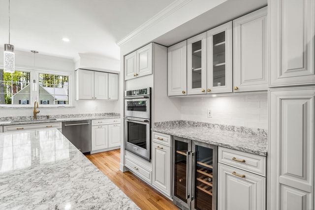 5 Marsden Ct, Seekonk, MA 02771