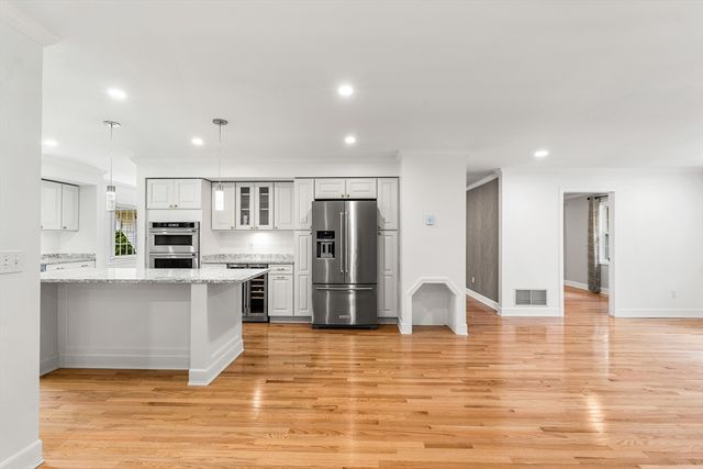 5 Marsden Ct, Seekonk, MA 02771
