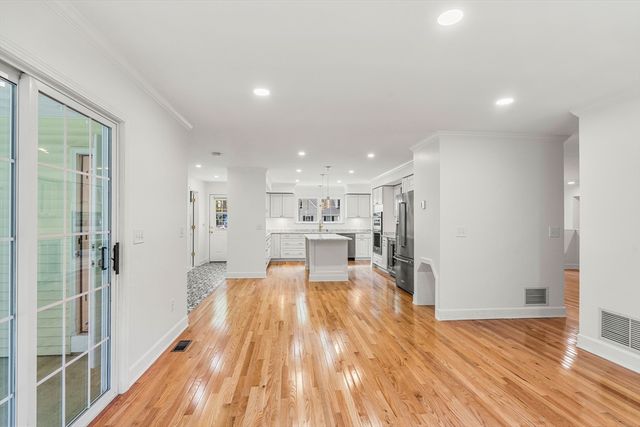 5 Marsden Ct, Seekonk, MA 02771