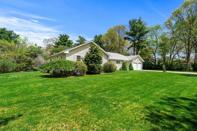 5 Marsden Ct, Seekonk, MA 02771