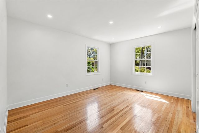 5 Marsden Ct, Seekonk, MA 02771