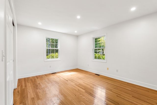 5 Marsden Ct, Seekonk, MA 02771