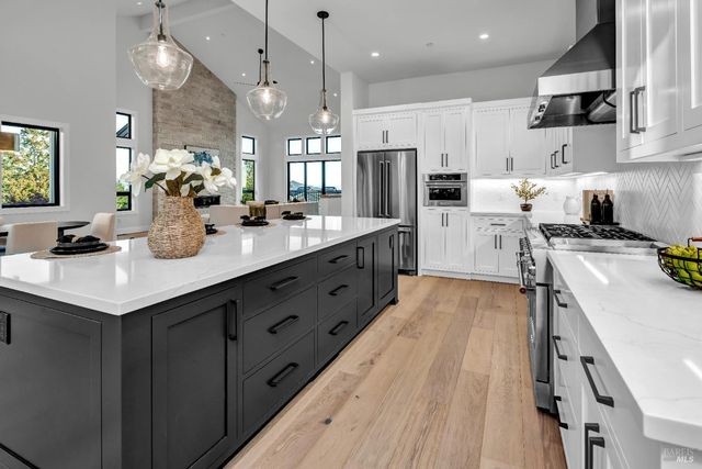 2011 Long Leaf Ct, Santa Rosa, CA 95403