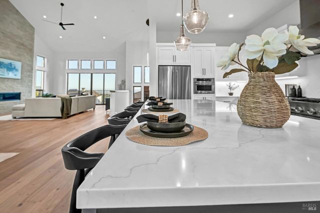 2011 Long Leaf Ct, Santa Rosa, CA 95403