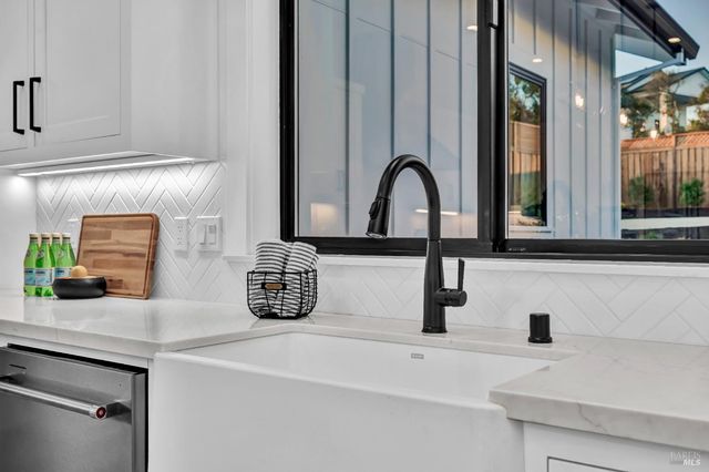 2011 Long Leaf Ct, Santa Rosa, CA 95403