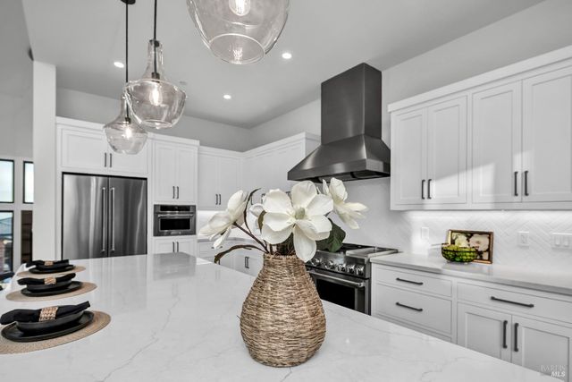 2011 Long Leaf Ct, Santa Rosa, CA 95403