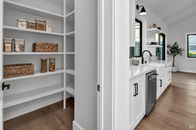 2011 Long Leaf Ct, Santa Rosa, CA 95403