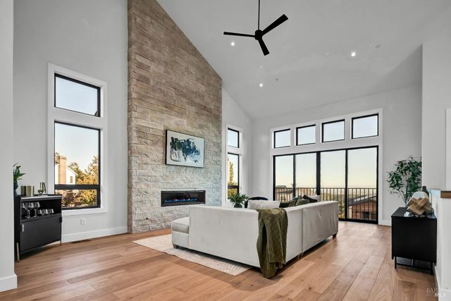 2011 Long Leaf Ct, Santa Rosa, CA 95403