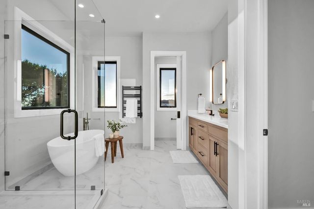 2011 Long Leaf Ct, Santa Rosa, CA 95403