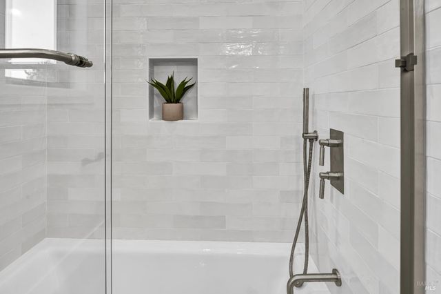 2011 Long Leaf Ct, Santa Rosa, CA 95403