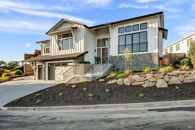 2011 Long Leaf Ct, Santa Rosa, CA 95403