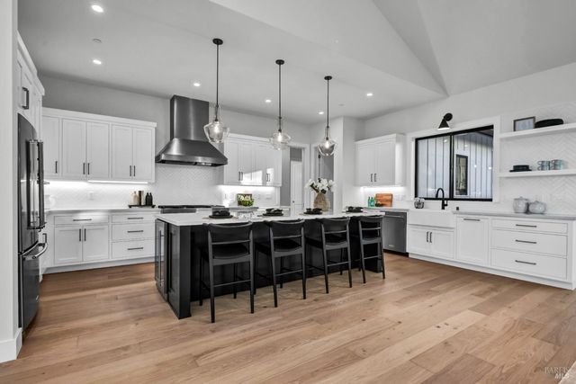 2011 Long Leaf Ct, Santa Rosa, CA 95403