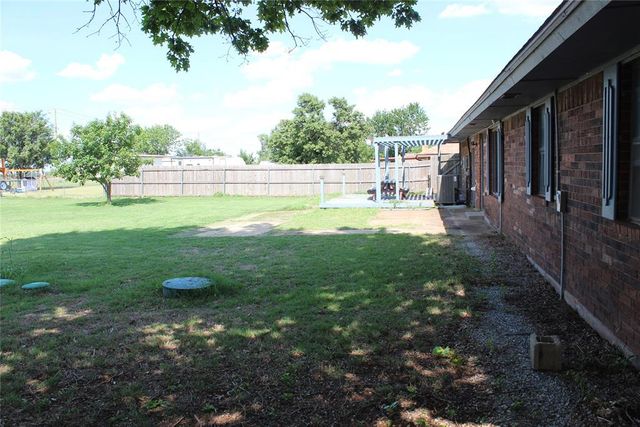2103 NE Van Buren Avenue, Piedmont, OK 73078