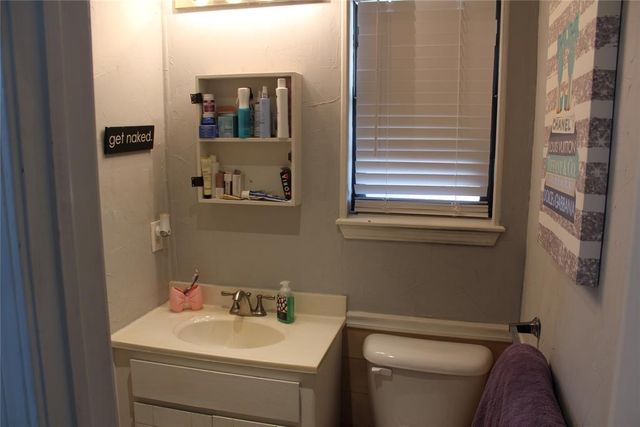 2103 NE Van Buren Avenue, Piedmont, OK 73078