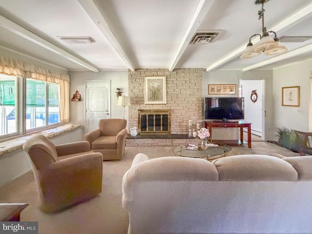 1702 S CRESCENT BLVD, Yardley, PA 19067