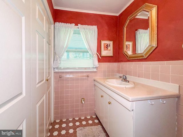 1702 S CRESCENT BLVD, Yardley, PA 19067
