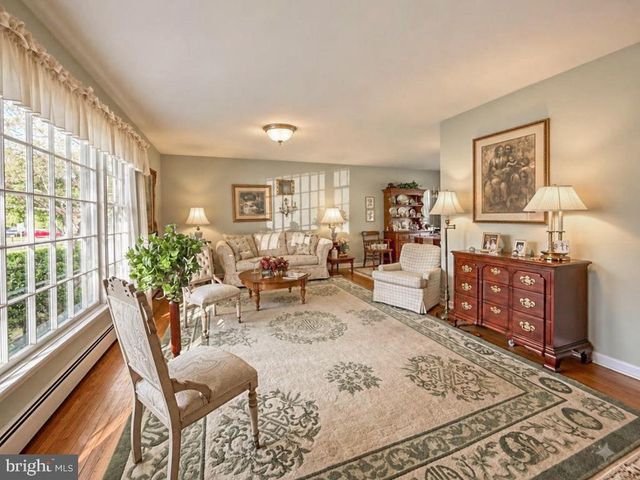 1702 S CRESCENT BLVD, Yardley, PA 19067