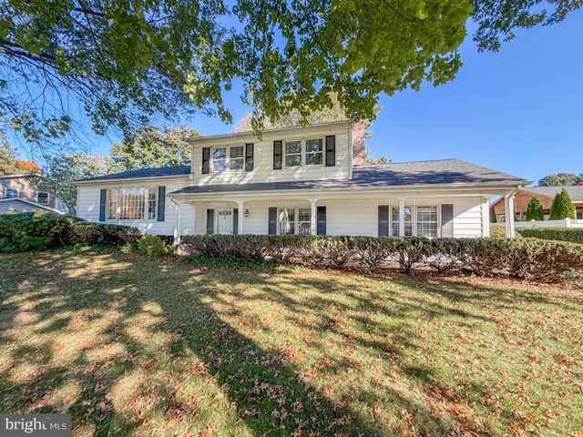 1702 S CRESCENT BLVD, Yardley, PA 19067