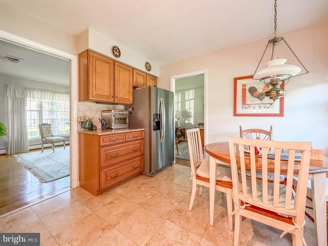 1702 S CRESCENT BLVD, Yardley, PA 19067