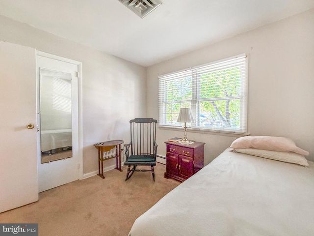 1702 S CRESCENT BLVD, Yardley, PA 19067